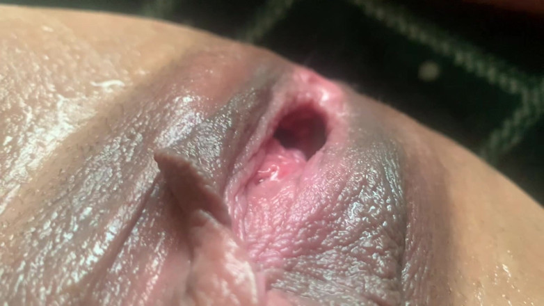 Wetwife2024: Chorros masturbándose con garganta profunda