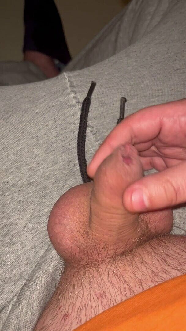 Young cum: Tête de ma bite en gros plan