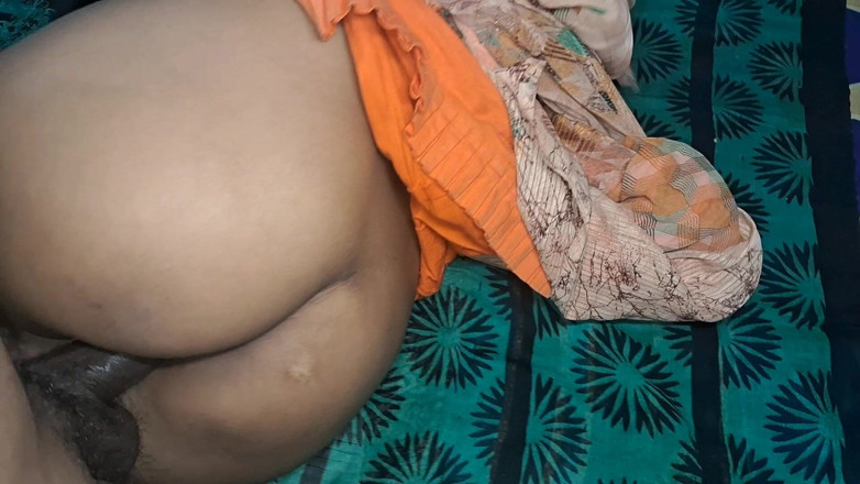 Rakesh: Hari ini aku melihat bhabhi mengambil naga di kamar, bhabhi...