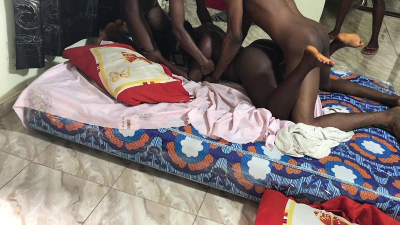 Amateur Teen Studio: Afrikanische schlampen gut gefickt