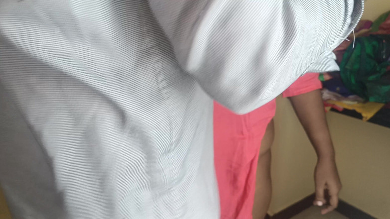 Laxi ammu: Studentă care linge pizda