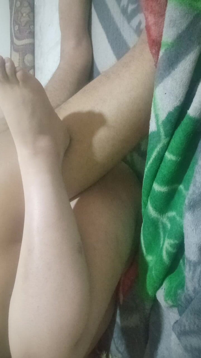 Hot naked coup: Casais jovens e recém-casados fazem sexo