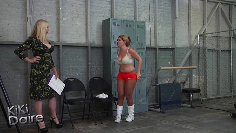 Kiki Daire MILFLand: La Ragazza Della