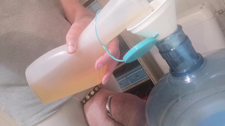 Monster_Meat_: Mengumpulkan kencing untuk pislover