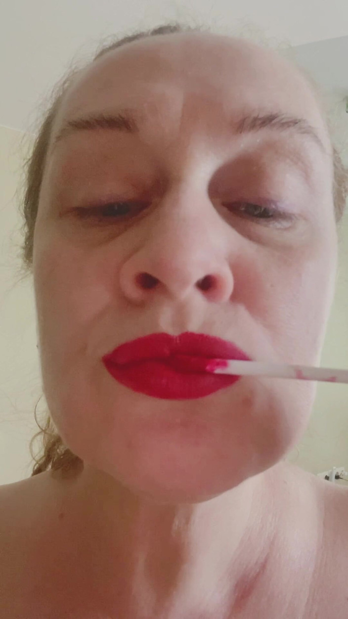 Vikki Georgia: Red Lipstick