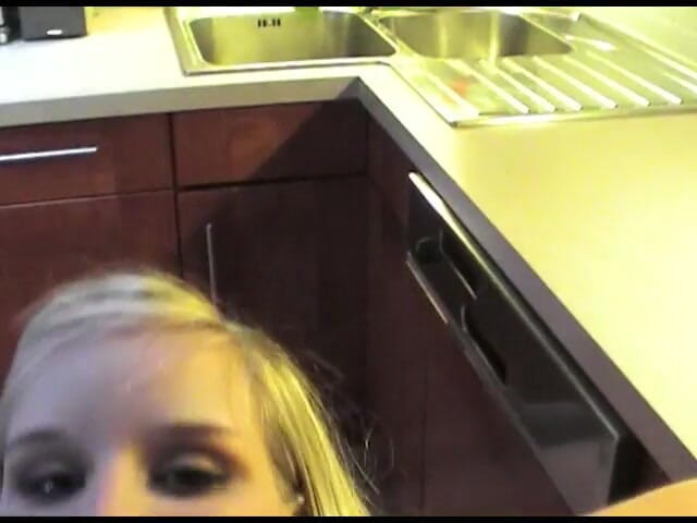 All Those Girlfriends: Keuken schoonmaken wordt ordinair met Marry Queen