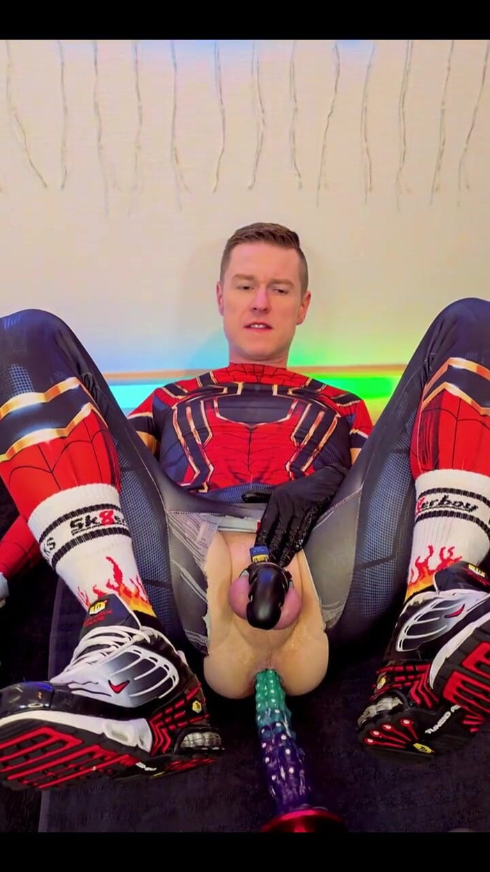 Roman Heart: Spidy Lagi asik bersenang-senang