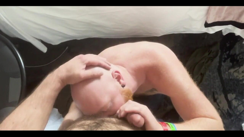 Logan Stanley: Ayah tiri berbulu Membiakkan Saya Dengan Baik Di Atas Katil,...