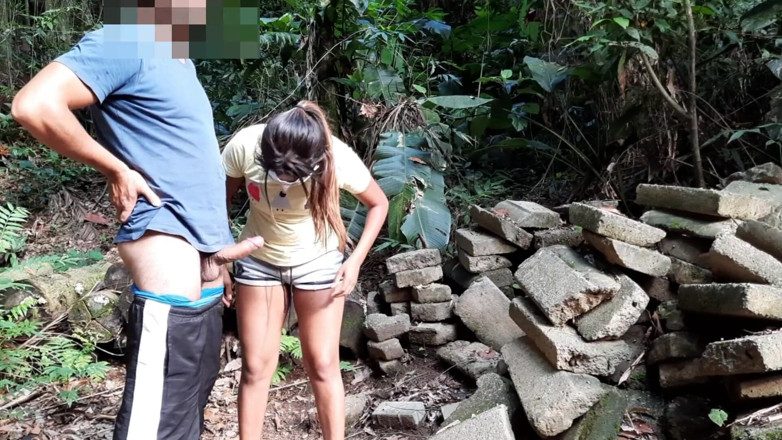 Novinha Insaciavel: Hoer in de bush betaalt een pijpbeurt en geeft de...
