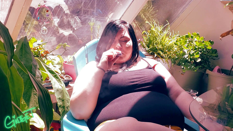 Gidget X: Yavaş seksi duman ve güneşte boşalma