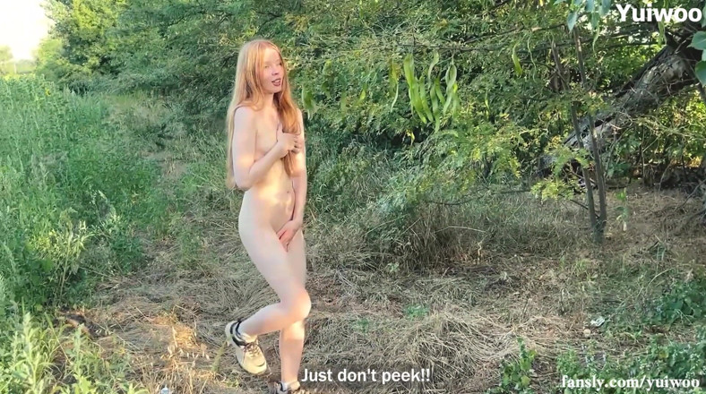 Yuiwoo: 自然の中で裸の見知らぬ人に出会い、セックスした