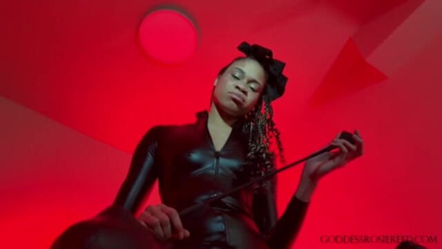 Rosie Reed: Bat tes couilles et mange-la - Rosie Reed, déesse femdom noire,...
