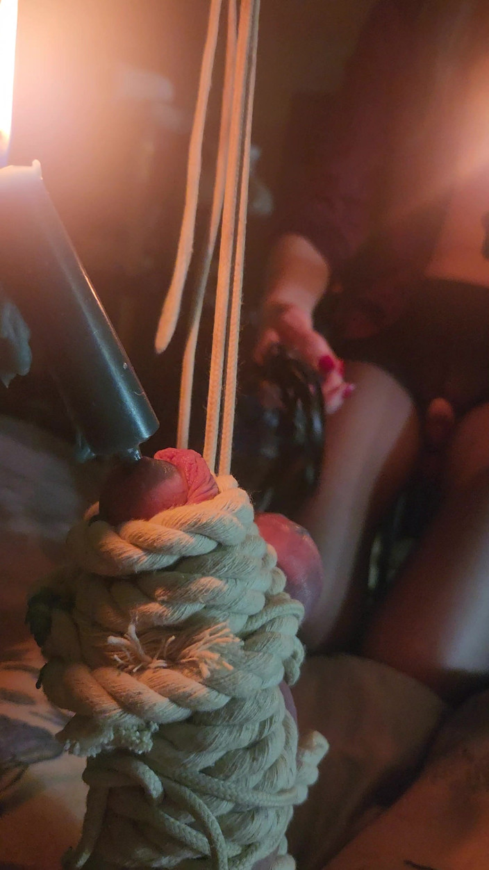 Goode Girl: Goode girl flogging balls bởi candle light pov