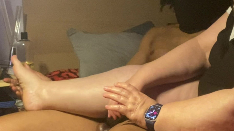 Daddykane: 거대한 흑인 대물 자지와 거칠게 따먹히는 영국 금발 밀프. 음란한 플레이