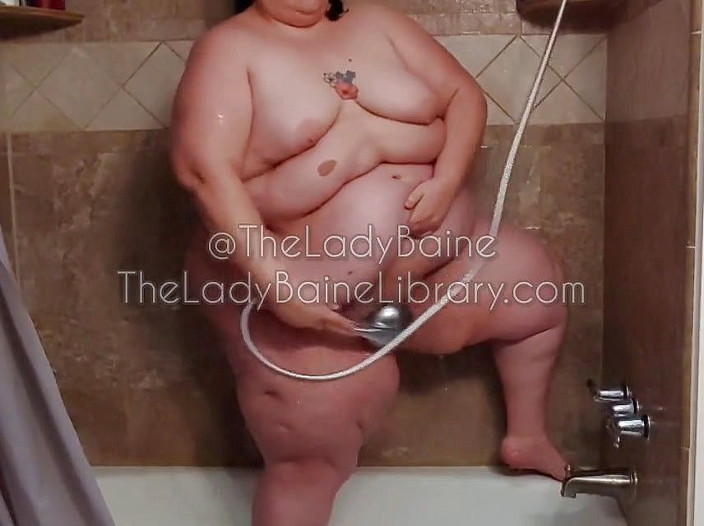 TheLadyBaine: SSBBW snabb morgondusch