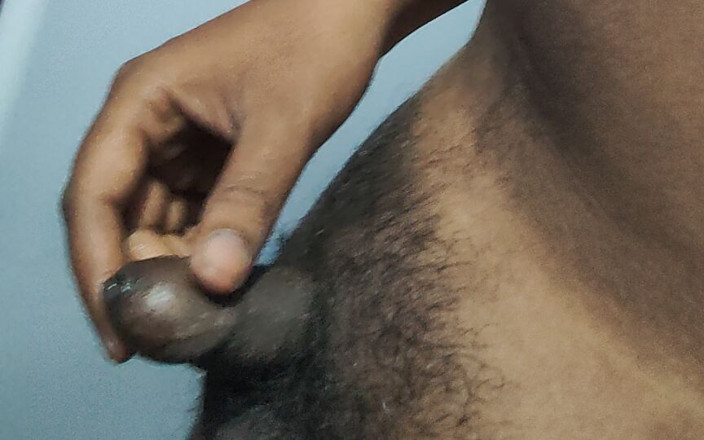 Desi Kalakar 69: Ma demi-sœur se baigne alors je me masturbe avec sa...