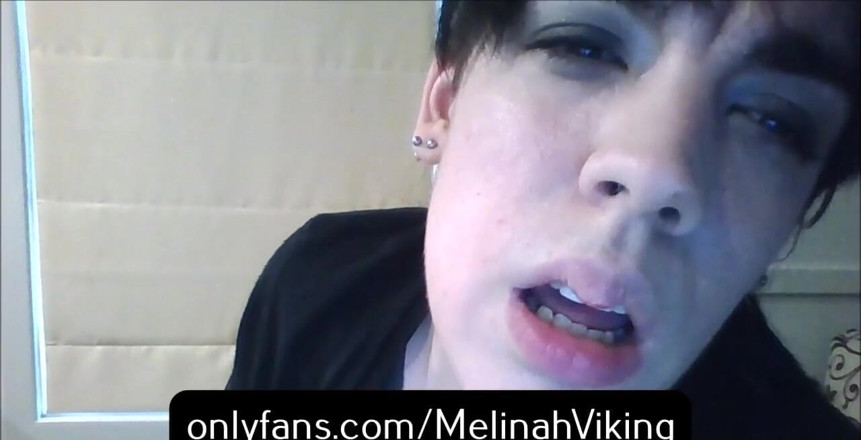 Melinah Viking: De aproape suge cu vedere la persoana 1