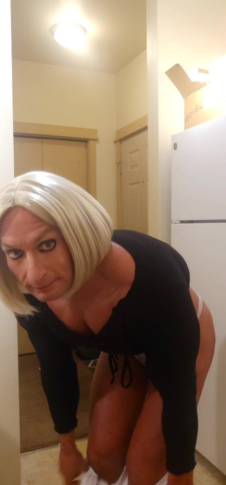 tgmissy1: Tgirl Missy курить сексуально