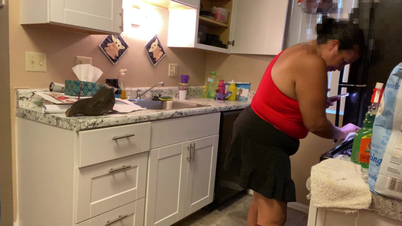 Full Monty: Tina Latina seorang pembantu rumah yang nakal