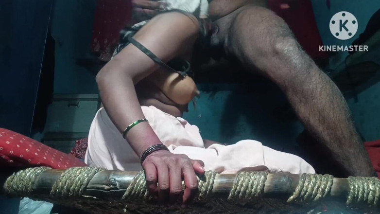 Sexyhousewife99: Saya Memasukkannya jauh ke dalam mulut bhabhi desi