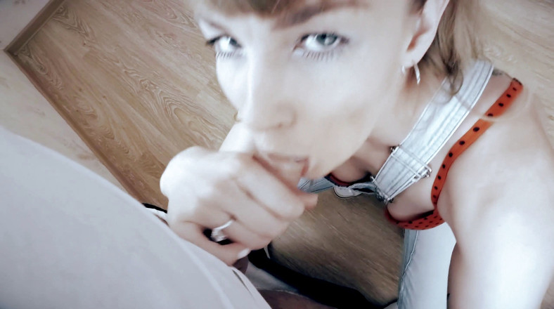 Sasha Bikeyeva: Amateur blowjob of a cute girl in denim overalls with...