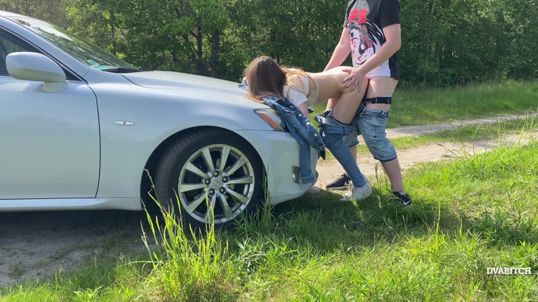 Dvabitch: Amateur teen got fucked outdoors