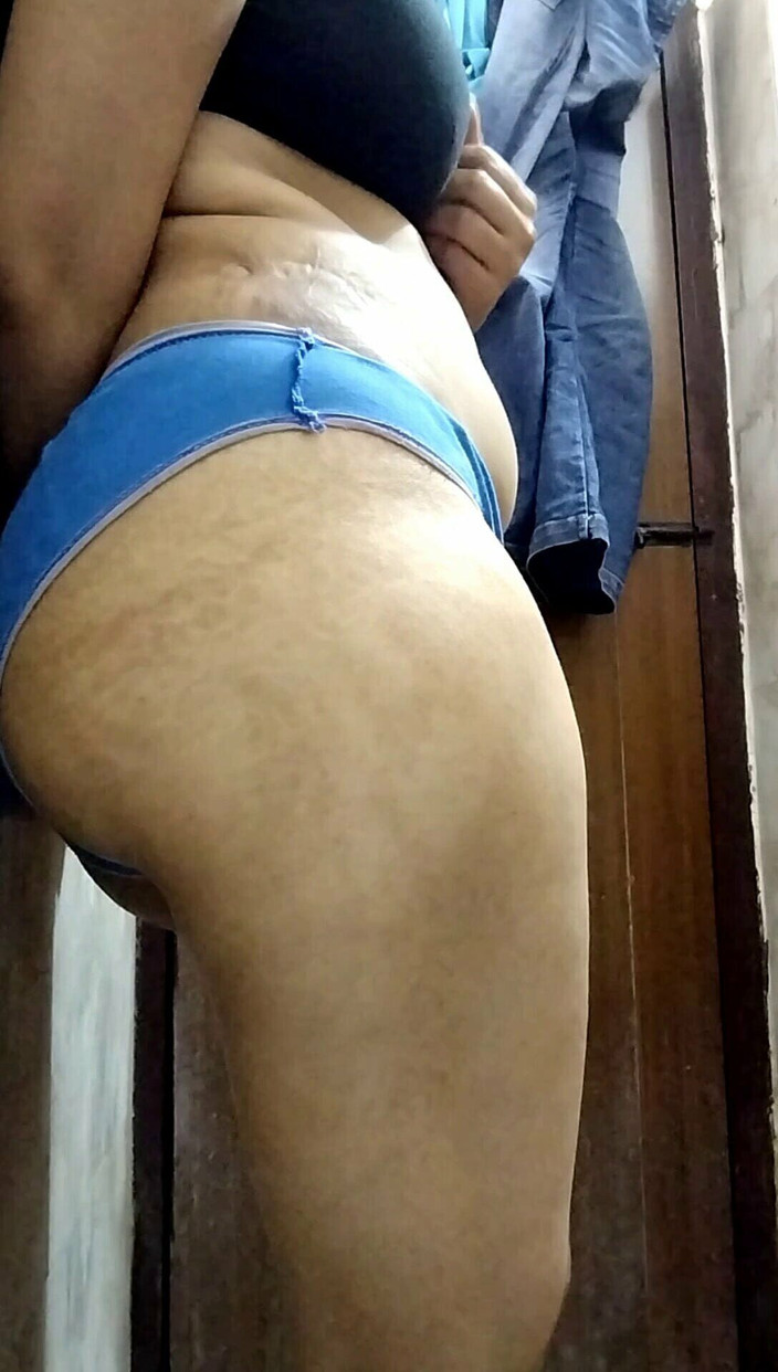 Riyathakur: Bini baru panas mandi menjolok di rumah Pekan India Desi...