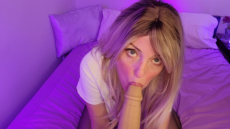 Brenna Lilac: Crot di stokingku