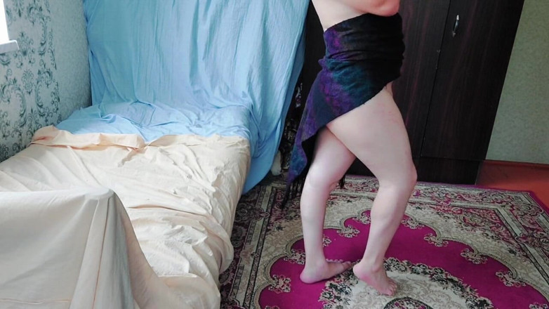 Kitty_Cross: 人妖白人娘娘腔大屁股脱衣舞