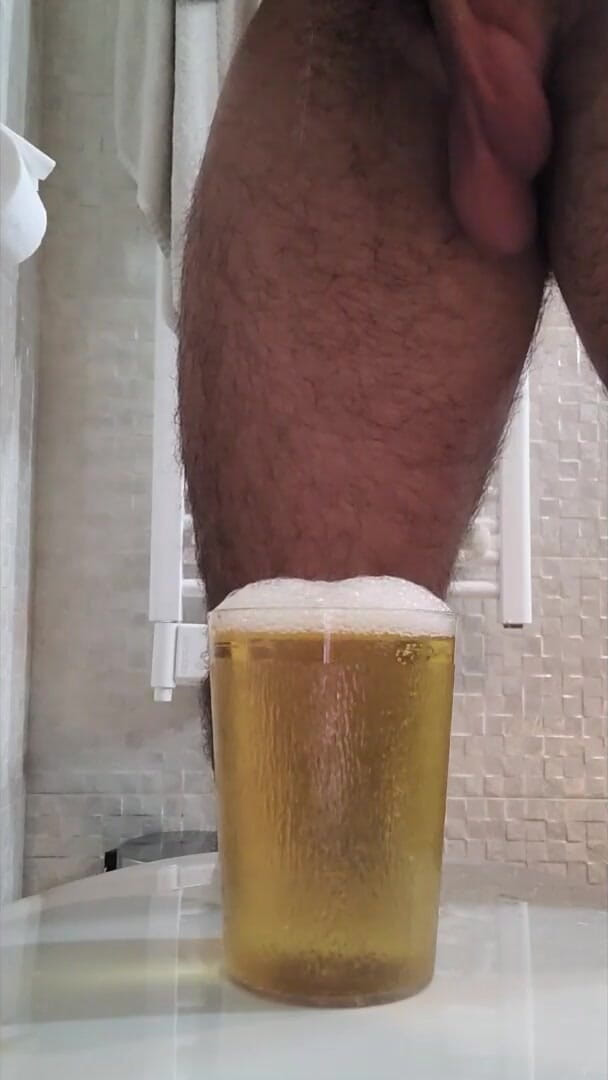 Arab of the Future: ¡Top peludo árabe dominante como barman!