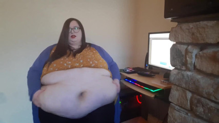 SSBBWLadyBrads: Gordinha secretária humilhada no trabalho pelo chefe. Pt 1