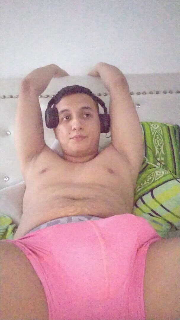 Tomas Styl: Latino muestra que es culo en secreto