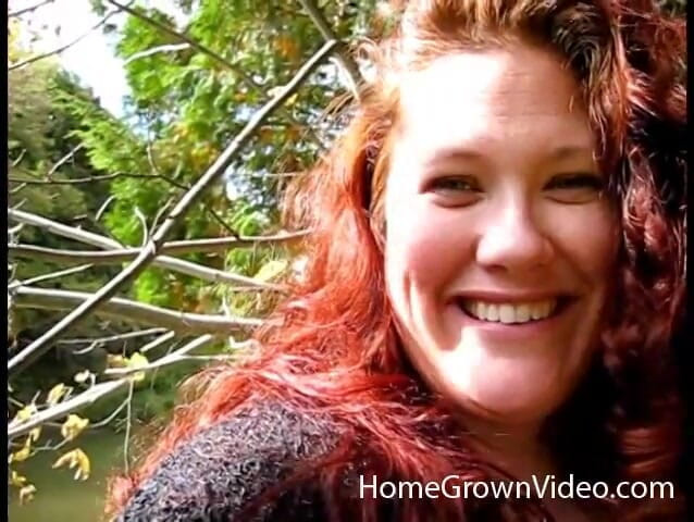 Homegrown BBW: Velká krásná zrzka Jennifer bere venkovního ptáka