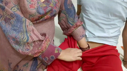 QueenbeautyQB: Секс-відео мачухи і пасинка через багато днів