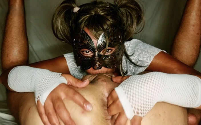 Chupa Reina: Sex är ännu bättre med över 20 års skillnad, jag älskar hans sperma och att sätta...