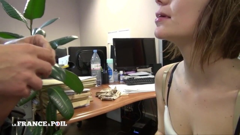 La France a Poil: Secretary gets hard anal pounded by a taxi driver
