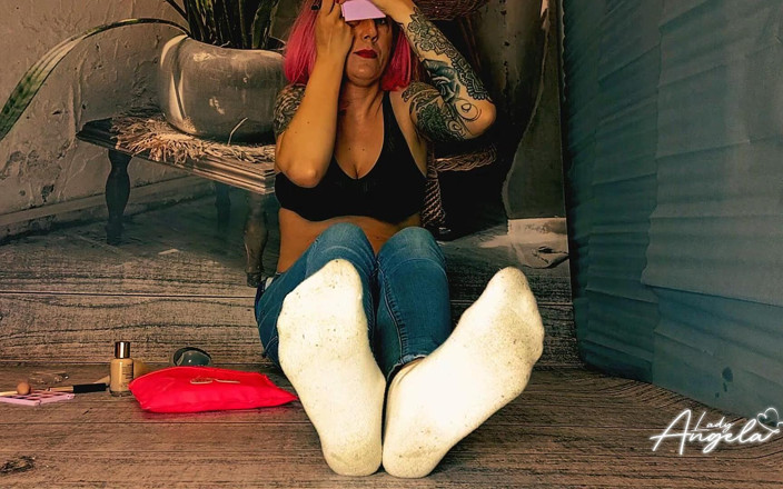 Lady_Angela: Lady Angela Doing Make up While You Stare at My...