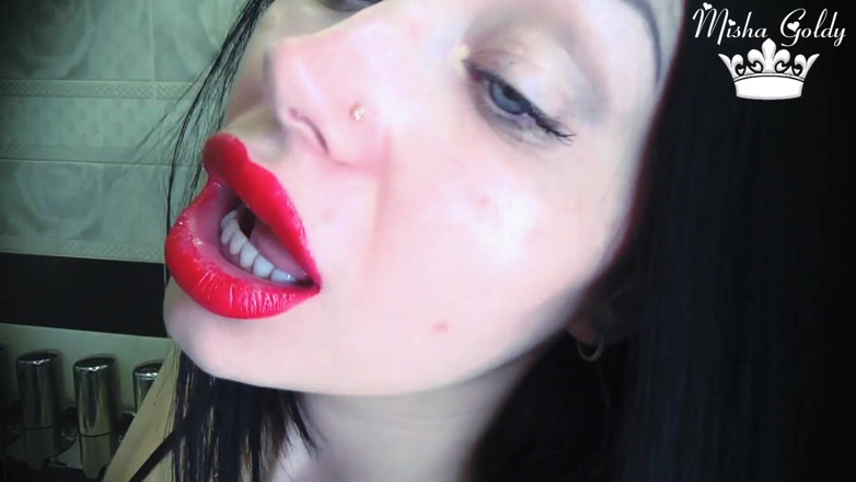 Goddess Misha Goldy: あなたは永遠に私の美しい体の一部です!食べるフェチ!