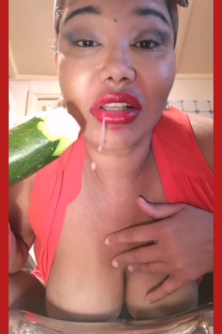 Sarah Fonteyna squirt compilation: choosna aur chodna bara zucchini