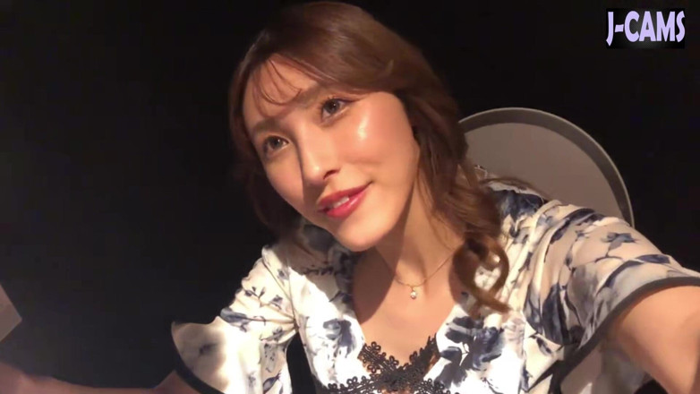 J-Cams: Kana Morisawa allume la nuit - 1