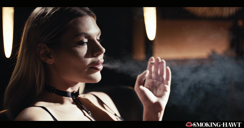 Smoking Hawt: Zlata Shine