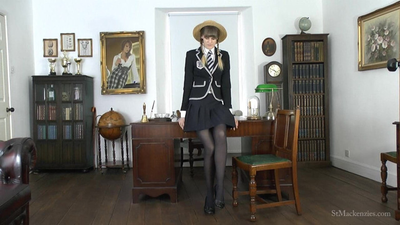 St Mackenzie's Archive: Melissa strips e brinca com sua meia-calça