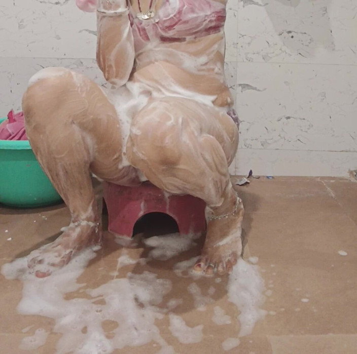 Priyahot77: Priya Bhabi hete badshow