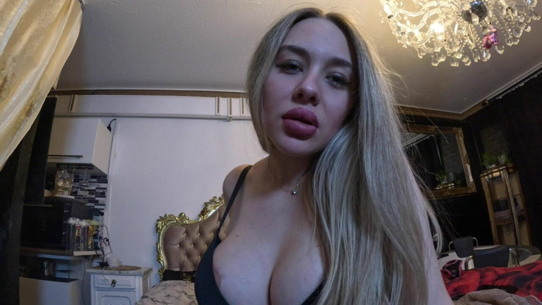 Queen_of_BDSM: Podívej, jak se svlékám na podpatcích!