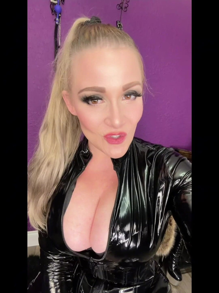 Miss Whitney Morgan: Пізня нічна підкорення з міс Вітні Морган