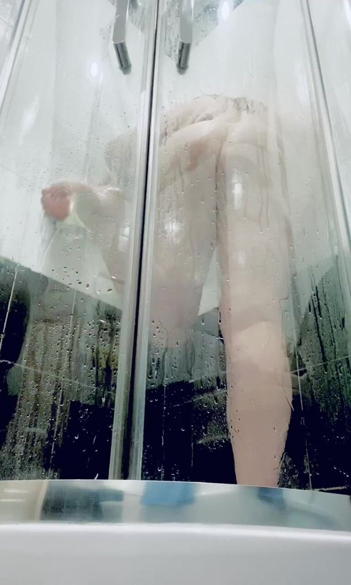 VikkiGeorgia: Prendre une douche