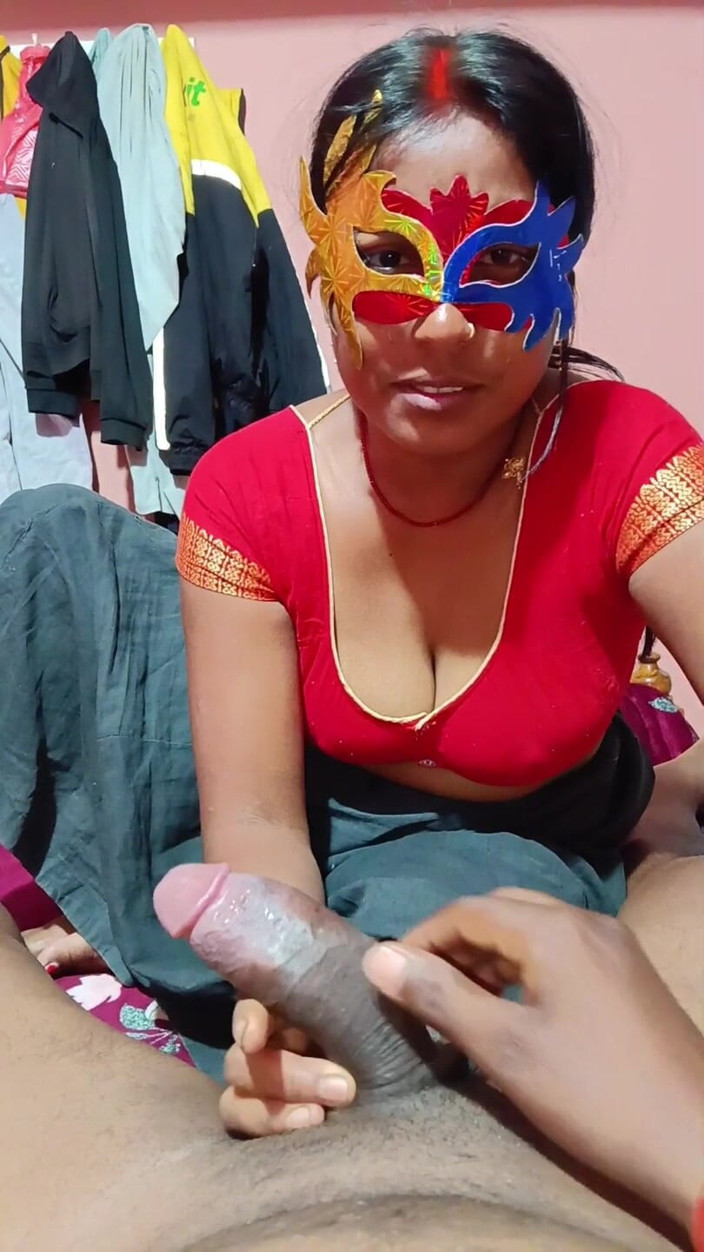 Sita Kumari: 義兄のペニスの汁を吸って口から出す