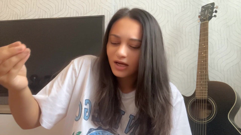 Malati Sex Education: Ce să faci dacă prietena ta are un miros neplăcut...