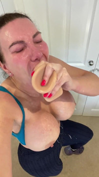 Punto di vista totalmente rovinato gag saliva sputa puttana