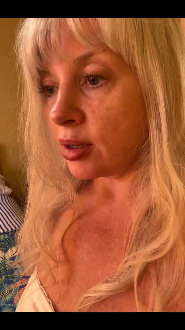 PaintedRose Taboo Femdom Fetish MILF: Bonjour mardi !